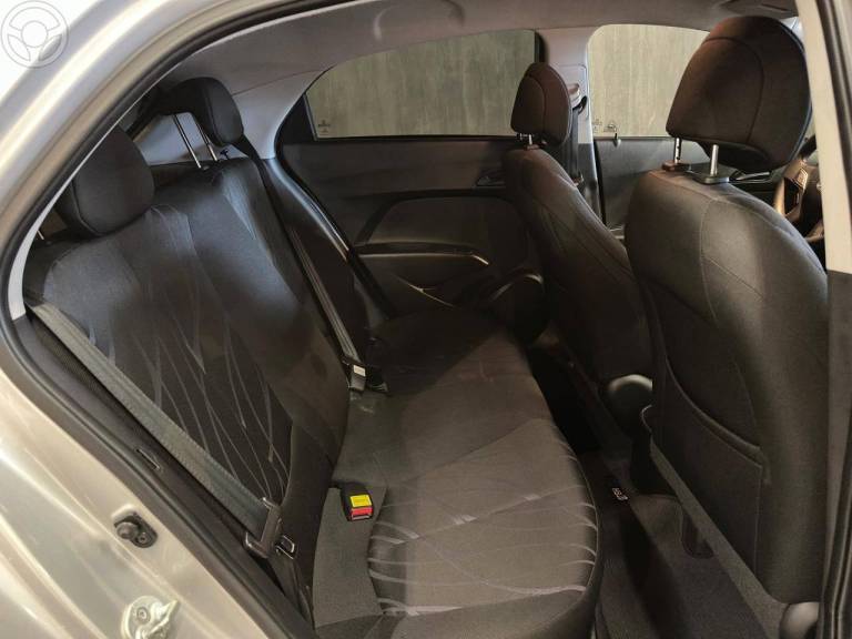 HYUNDAI - HB20 1.0 COMFORT 12V FLEX 4P MANUAL - 2015/2015 - PRATA - R$ 45.900,00