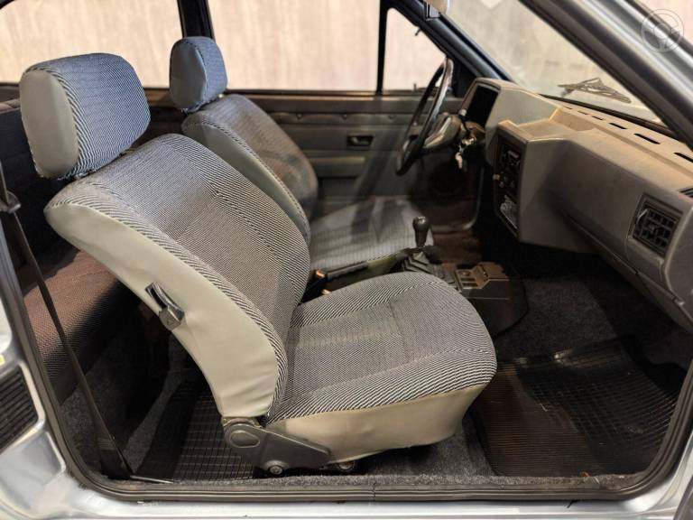 VOLKSWAGEN - GOL 1.6 CL 8V 2P MANUAL - 1994/1994 - AZUL - R$ 20.900,00