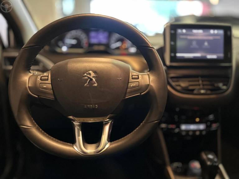 PEUGEOT - 2008 1.6 16V FLEX GRIFFE 4P AUTOMÁTICO - 2019/2020 - PRATA - R$ 82.900,00