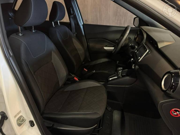 NISSAN - KICKS 1.6 16V FLEX SV 4P XTRONIC - 2016/2017 - BRANCA - R$ 78.900,00