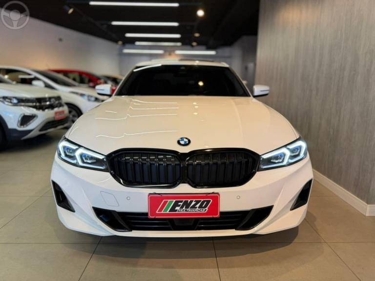 BMW - 320I 2.0 SPORT GP 16V TURBO ACTIVE FLEX 4P AUTOMÁTICO - 2023/2023 - BRANCA - R$ 275.900,00