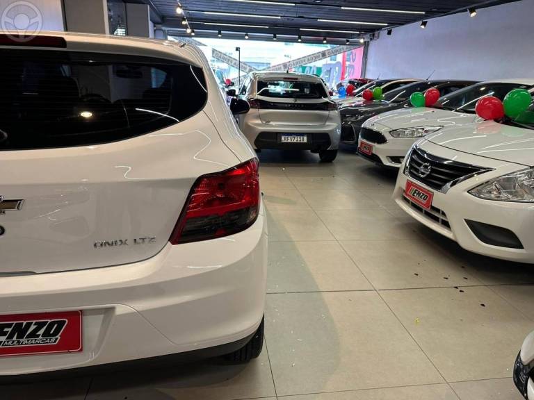 CHEVROLET - ONIX 1.4 MPFI LTZ 8V FLEX 4P AUTOMÁTICO - 2014/2015 - BRANCA - R$ 59.900,00