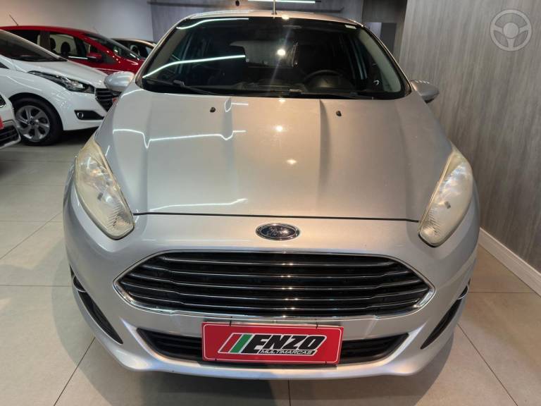 FORD - FIESTA 1.6 TITANIUM HATCH 16V FLEX 4P AUTOMÁTICO - 2014/2015 - PRATA - R$ 46.900,00