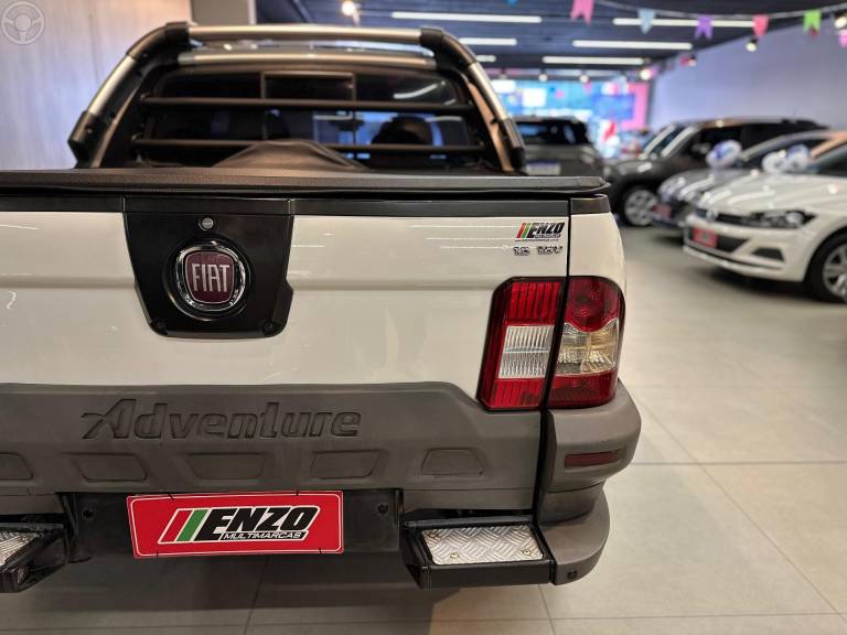 FIAT - STRADA 1.8 MPI ADVENTURE CD 8V FLEX 2P MANUAL - 2013/2013 - BRANCA - R$ 56.900,00