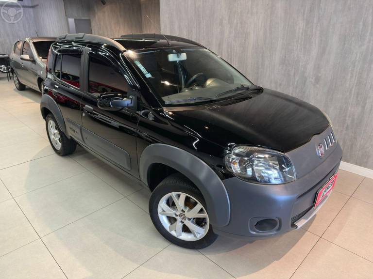 FIAT - UNO 1.0 EVO WAY 8V FLEX 4P MANUAL - 2010/2011 - PRETA - R$ 32.900,00