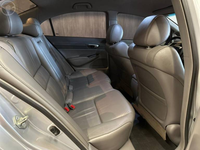 HONDA - CIVIC 1.8 LXS 16V FLEX 4P MANUAL - 2008/2008 - PRATA - R$ 51.900,00