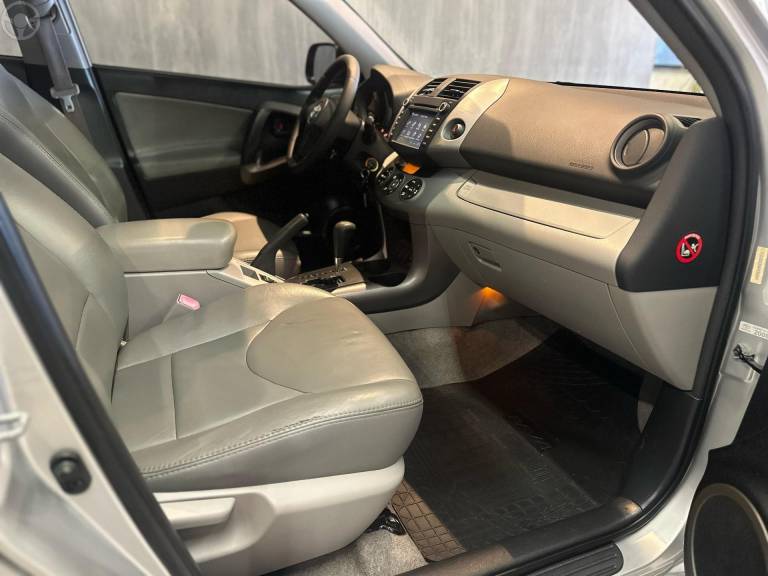 TOYOTA - RAV4 2.4 4X4 16V 4P AUTOMÁTICO - 2008/2008 - PRATA - R$ 57.900,00