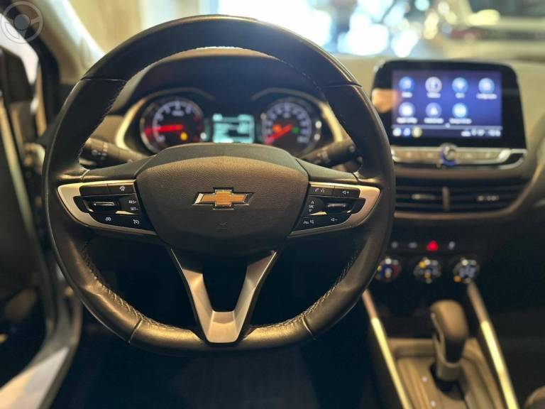 CHEVROLET - ONIX 1.0LTZ PLUS 12V TURBO FLEX 4P AUTOMÁTICO - 2023/2024 - BRANCA - R$ 89.900,00
