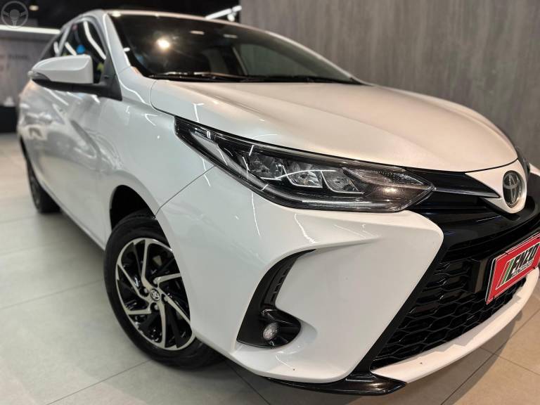 TOYOTA - YARIS 1.5 XLS SEDAN 16V FLEX 4P AUTOMÁTICO - 2022/2023 - BRANCA - R$ 104.900,00