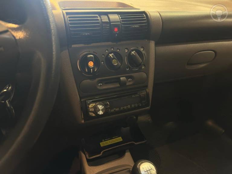 CHEVROLET - CLASSIC 1.0 VHC LS 8V FLEX 4P MANUAL - 2013/2013 - CINZA - R$ 31.900,00