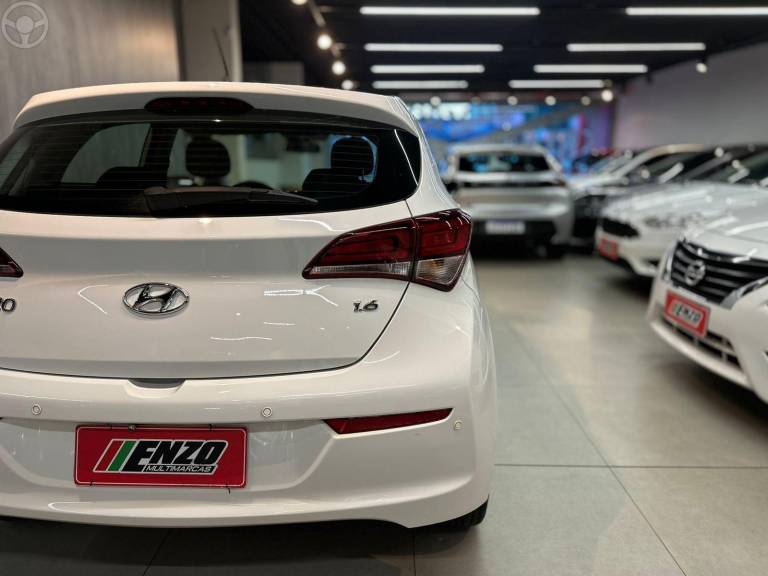 HYUNDAI - HB20 1.6 COMFORT 16V FLEX 4P MANUAL - 2016/2017 - BRANCA - R$ 57.900,00