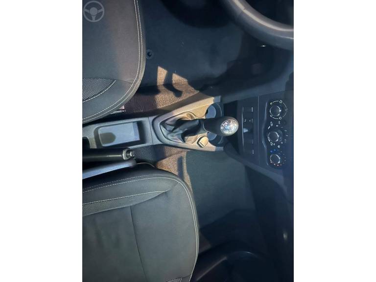 RENAULT - LOGAN 1.0 ZEN 12V FLEX 4P MANUAL - 2019/2020 - BRANCA - R$ 47.900,00