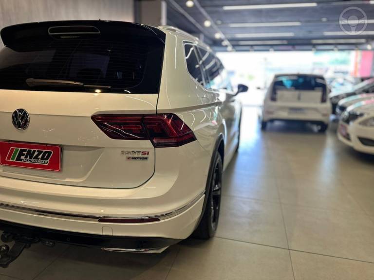 VOLKSWAGEN - TIGUAN 2.0 ALLSPACE R-LINE 350 TSI 4X4 4P - 2019/2020 - BRANCA - R$ 168.900,00