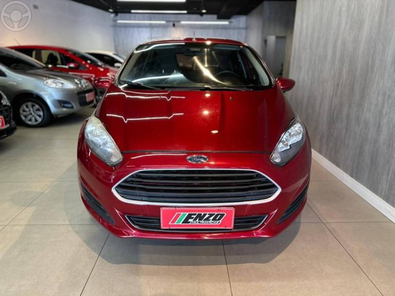 FORD - FIESTA 1.5 S HATCH 16V FLEX 4P MANUAL - 2013/2014 - VERMELHA - R$ 41.900,00