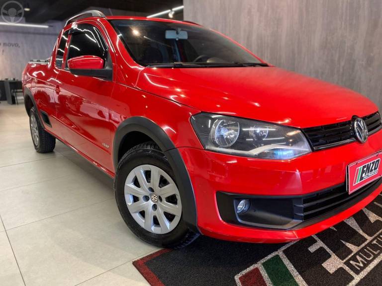 VOLKSWAGEN - SAVEIRO 1.6 MI TREND CE 8V FLEX 2P MANUAL G.V - 2013/2014 - VERMELHA - R$ 47.900,00