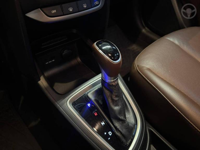 HYUNDAI - HB20X 1.6 16V PREMIUM FLEX 4P AUTOMÁTICO - 2016/2017 - BRANCA - R$ 71.900,00