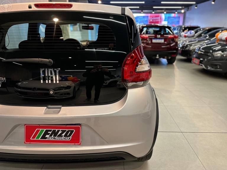 FIAT - MOBI 1.0 8V EVO FLEX LIKE. MANUAL - 2023/2023 - PRATA - R$ 54.900,00