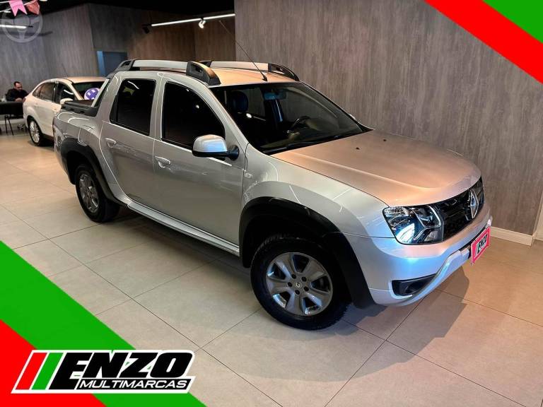 RENAULT - DUSTER OROCH 2.0 16V FLEX DYNAMIQUE AT 4P AUTOMÁTICO - 2016/2017 - PRATA - R$ 74.900,00