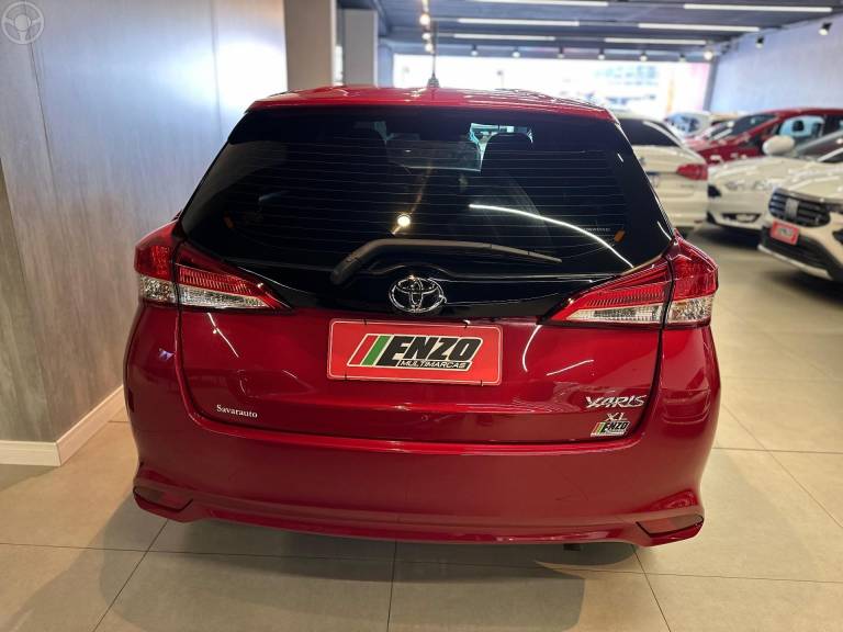 TOYOTA - YARIS 1.5 XL PLUS CONNECT 16V FLEX 4P AUTOMÁTICO - 2021/2022 - VERMELHA - R$ 87.900,00