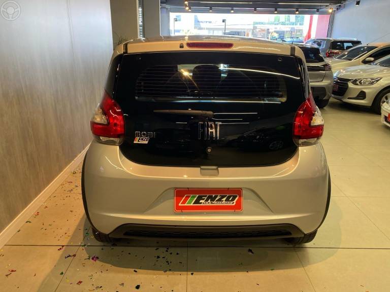 FIAT - MOBI 1.0 8V EVO FLEX LIKE. MANUAL - 2023/2023 - PRATA - R$ 53.900,00