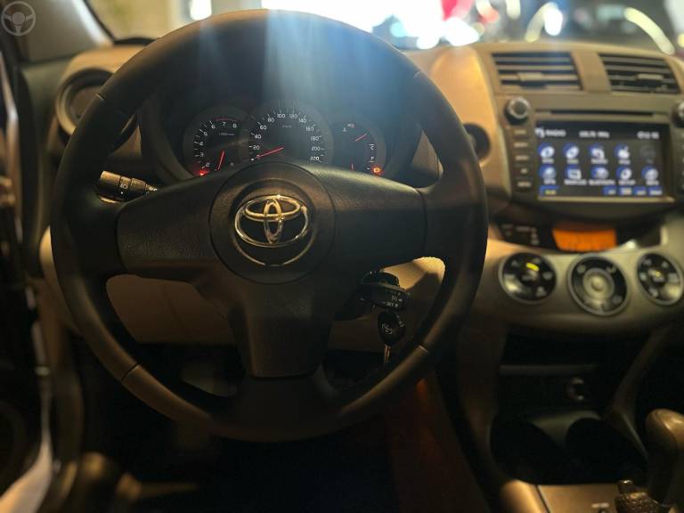 TOYOTA - RAV4 2.4 4X4 16V 4P AUTOMÁTICO - 2008/2008 - PRATA - R$ 57.900,00