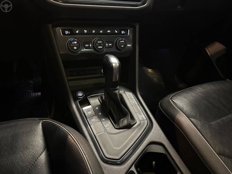 VOLKSWAGEN - TIGUAN 1.4 ALLSPACE COMFORT 250 TSI FLEX 4P - 2019/2020 - PRETA - R$ 134.900,00