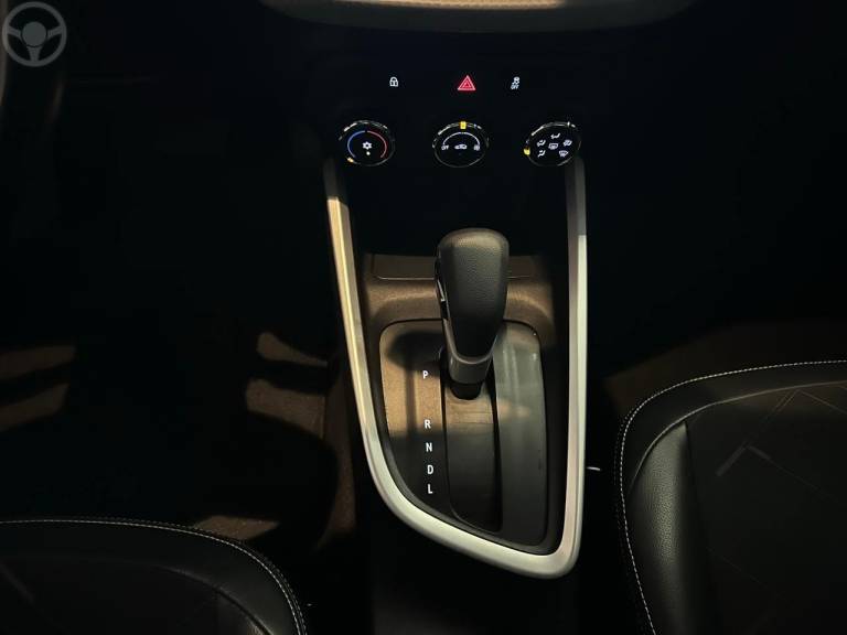 CHEVROLET - ONIX 1.0 PREMIER 12V TURBO FLEX 4P AUTOMÁTICO - 2020/2021 - BRANCA - R$ 78.900,00