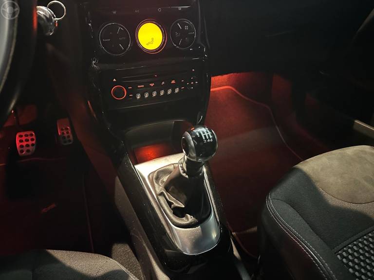 CITROËN - DS3 1.6 THP 16V 2P MANUAL - 2012/2013 - VERMELHA - R$ 64.900,00