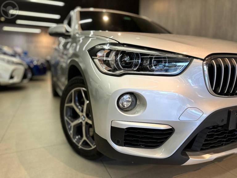 BMW - X1 2.0 16V TURBO SDRIVE20I X-LINE 4P AUTOMÁTICO - 2019/2019 - PRATA - R$ 138.900,00