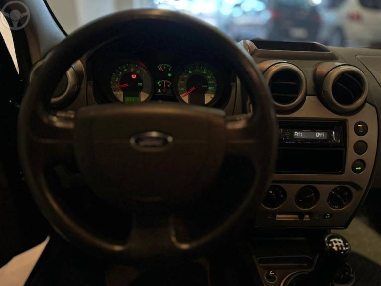 FORD - FIESTA 1.6 ROCAM SEDAN 8V FLEX 4P MANUAL - 2008/2008 - PRETA - R$ 21.900,00