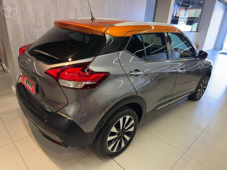 NISSAN - KICKS 1.6 16V FLEX SL PACK TECH 4P XTRONIC - 2017/2018 - CINZA - R$ 85.900,00