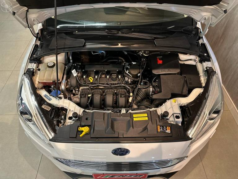 FORD - FOCUS 2.0 TITANIUM PLUS SEDAN 16V FLEX 4P AUTOMÁTICO - 2015/2016 - BRANCA - R$ 68.900,00