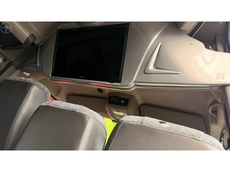 RENAULT - MASTER 2.3 DCI MINIBUS EXECUTIVE L3H2 1 16V DIESEL 4P MANUAL - 2019/2020 - BRANCA - R$ 219.900,00