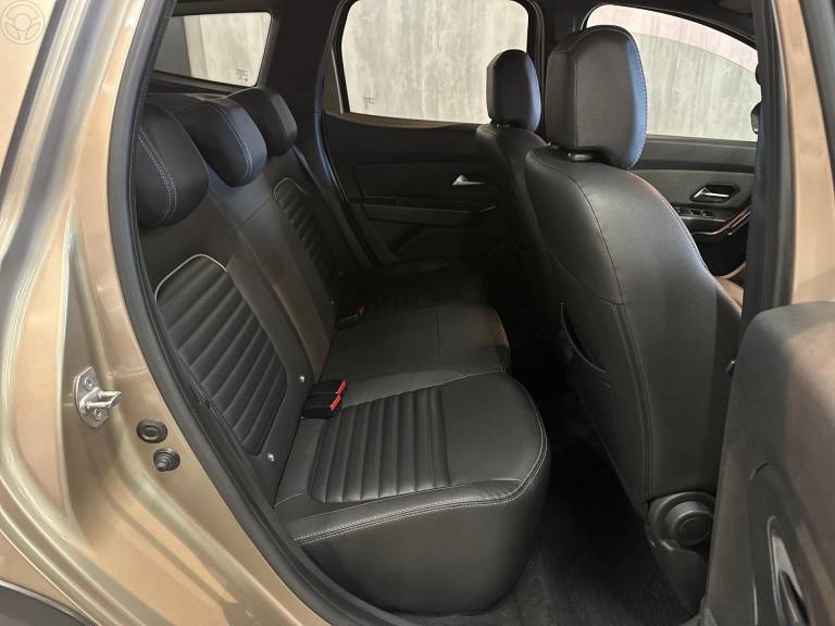 RENAULT - DUSTER 1.6 ICONIC 16V FLEX 4P AUTOMÁTICO - 2020/2021 - BEGE - R$ 92.900,00