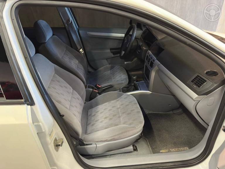 CHEVROLET - VECTRA 2.0 MPFI ELEGANCE 8V 140CV FLEX 4P MANUAL - 2006/2006 - BRANCA - R$ 36.900,00