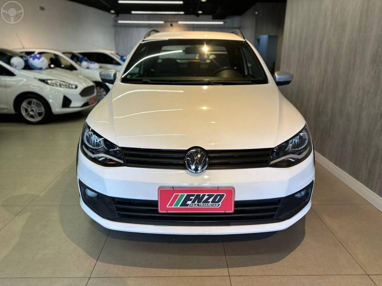 VOLKSWAGEN - SAVEIRO 1.6 MI ROCK IN RIO CD 8V FLEX 2P MANUAL - 2015/2016 - BRANCA - R$ 67.900,00