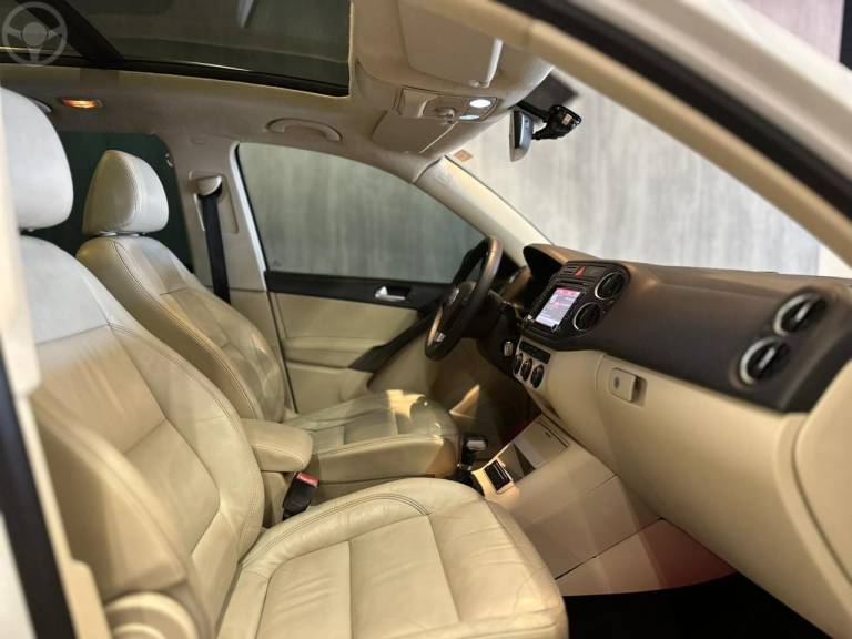 VOLKSWAGEN - TIGUAN 2.0 TSI 16V TURBO 4P TIPTRONIC - 2009/2010 - BRANCA - R$ 59.900,00