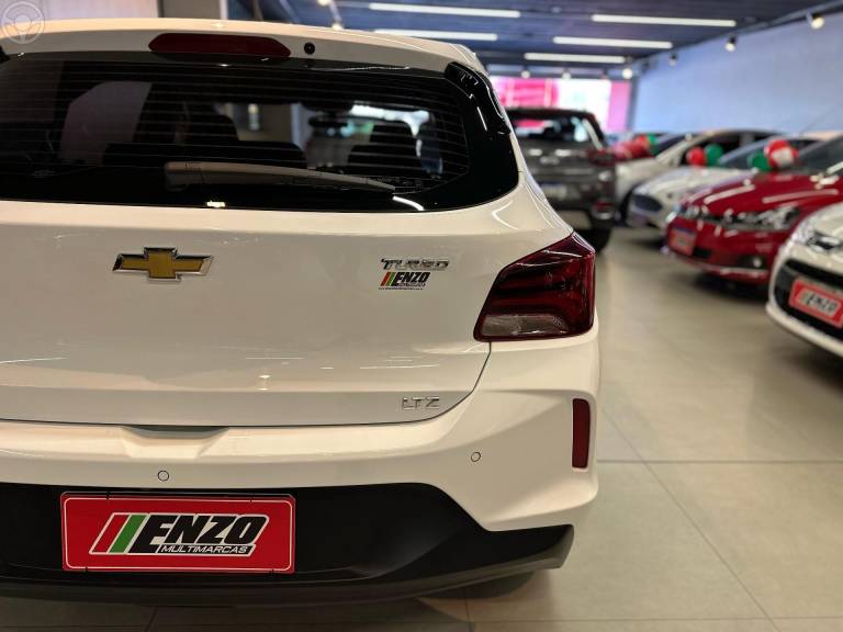 CHEVROLET - ONIX 1.0 LTZ 12V TURBO FLEX 4P MANUAL - 2021/2021 - BRANCA - R$ 73.900,00