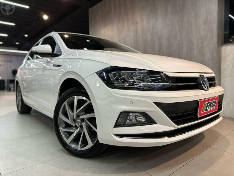 VOLKSWAGEN - POLO 1.0200 TSI HIGHLINE AUTOMÁTICO - 2018/2019 - BRANCA - R$ 82.900,00