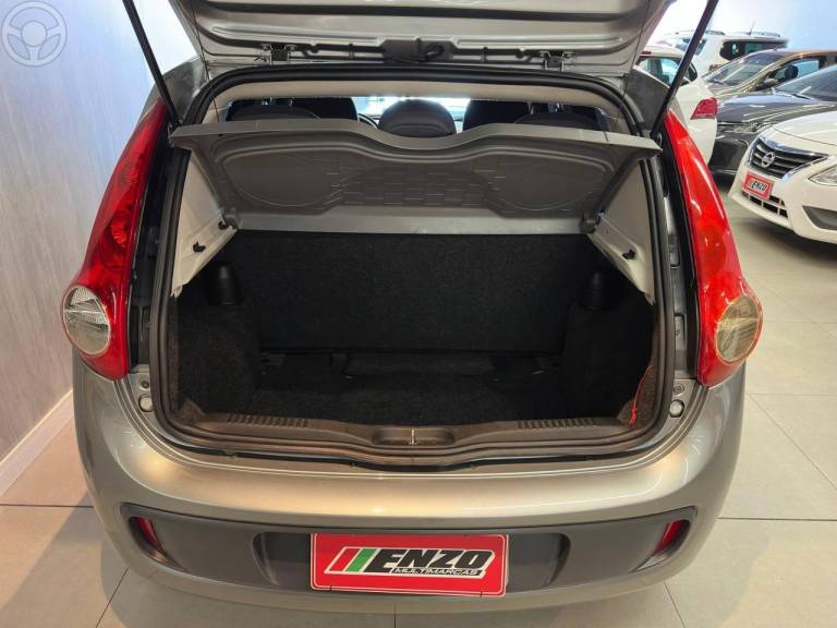 FIAT - PALIO 1.0 MPI ATTRACTIVE 8V FLEX 4P MANUAL - 2013/2014 - CINZA - R$ 36.900,00