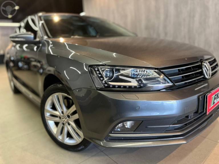 VOLKSWAGEN - JETTA 2.0 TSI HIGHLINE 211CV 4P DSG - 2015/2016 - CINZA - R$ 89.900,00