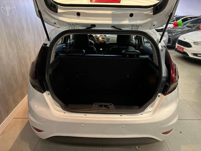 FORD - FIESTA 1.5 S HATCH 16V FLEX 4P MANUAL - 2014/2015 - BRANCA - R$ 43.900,00