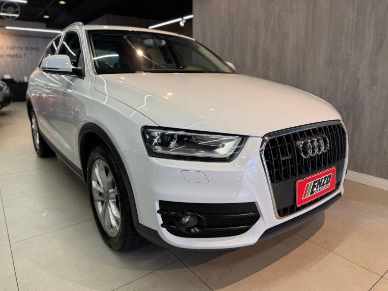 AUDI - Q3 2.0 TFSI AMBIENTE QUATTRO 4P S TRONIC - 2015/2015 - BRANCA - R$ 93.900,00