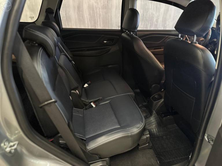 CHEVROLET - SPIN 1.8 PREMIER 8V FLEX 4P AUTOMÁTICO - 2023/2024 - PRATA - R$ 109.900,00