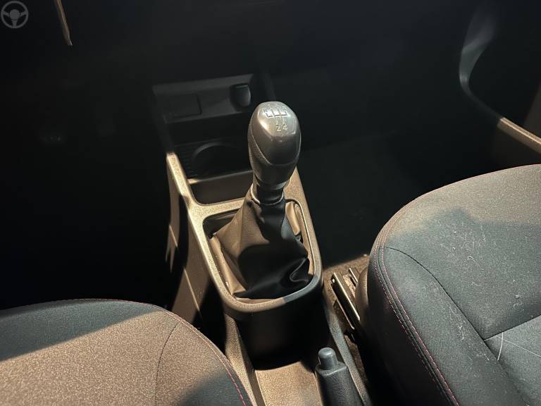 RENAULT - KWID 1.0 12V SCE FLEX ZEN MANUAL - 2021/2022 - BRANCA - R$ 46.900,00