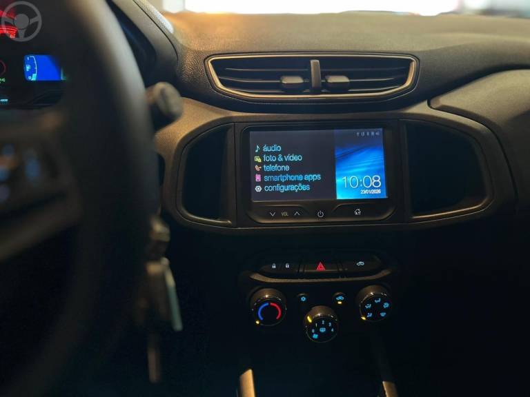 CHEVROLET - ONIX 1.4 MPFI LT 8V FLEX 4P MANUAL - 2015/2016 - VERMELHA - R$ 53.900,00