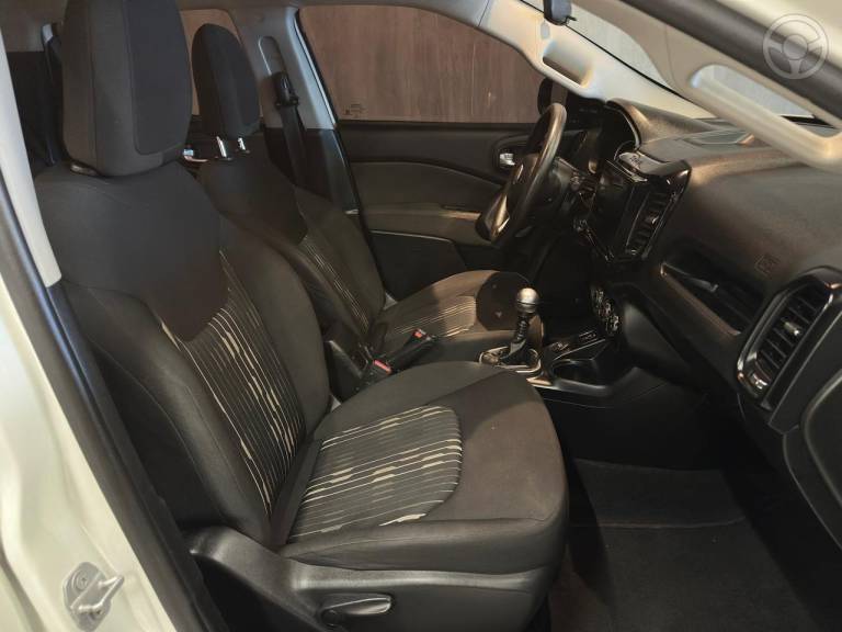 FIAT - TORO 2.0 16V TURBO DIESEL FREEDOM MANUAL - 2017/2017 - BRANCA - R$ 88.900,00