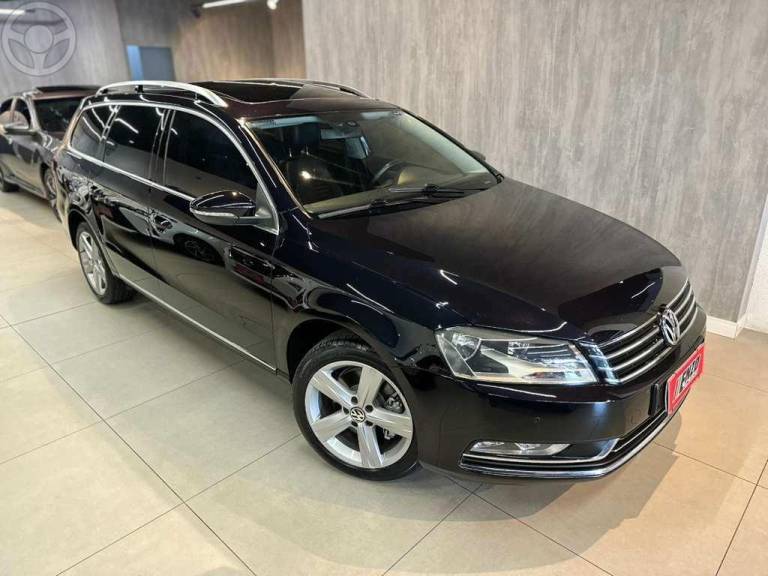 VOLKSWAGEN - PASSAT 2.0 FSI HIGHLINE VARIANT 16V TURBO 4P TIPTRONIC - 2011/2012 - PRETA - R$ 68.900,00