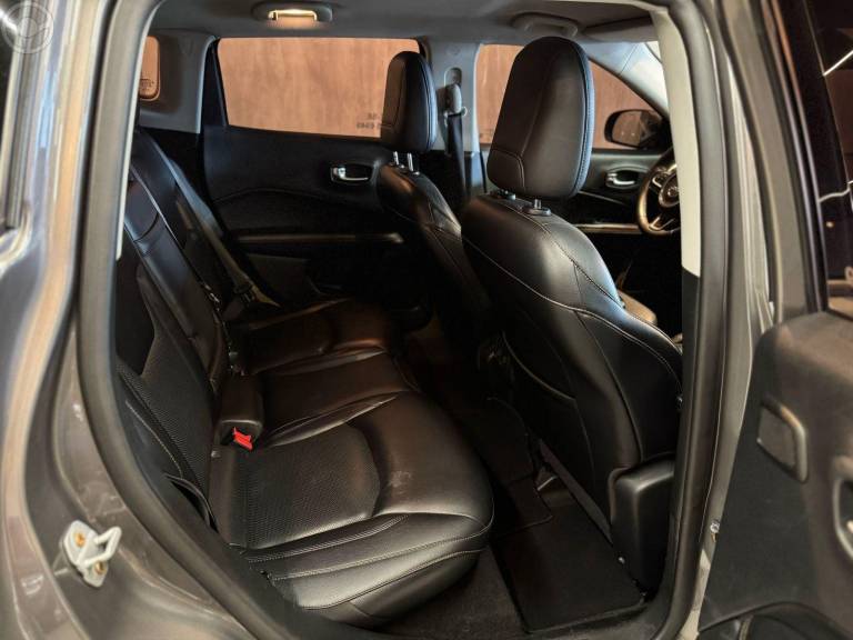 JEEP - COMPASS 2.0 LONGITUDE TD350 TURBO DIESEL 4X4 4P AUTOMÁTICO - 2017/2018 - CINZA - R$ 102.900,00
