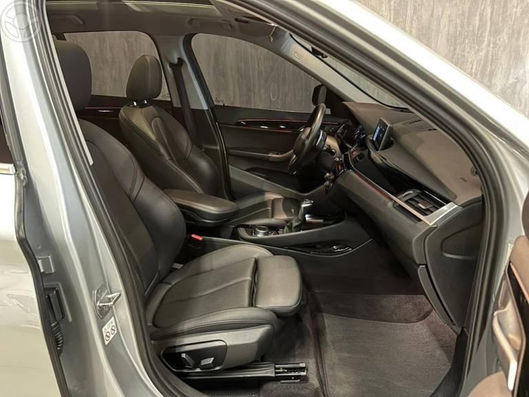 BMW - X1 2.0 16V TURBO SDRIVE20I X-LINE 4P AUTOMÁTICO - 2019/2019 - PRATA - R$ 138.900,00
